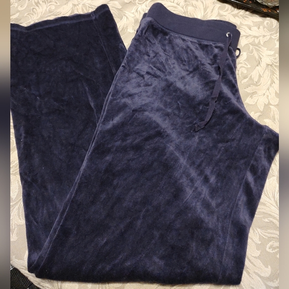 New York & Company Pants - 💜🍇💜 Luscious Plush Rhinestone Deep Grape Purple Velvet Velour Sweatpants - MT